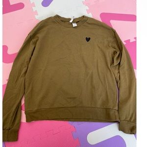 Khaki green sweater hm used once heart appliqué